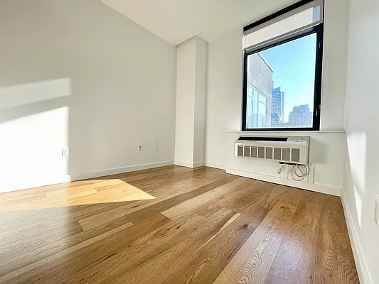 Rented by EXR | media 8