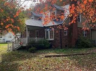 331 Gray St, Comfort, WV 25049