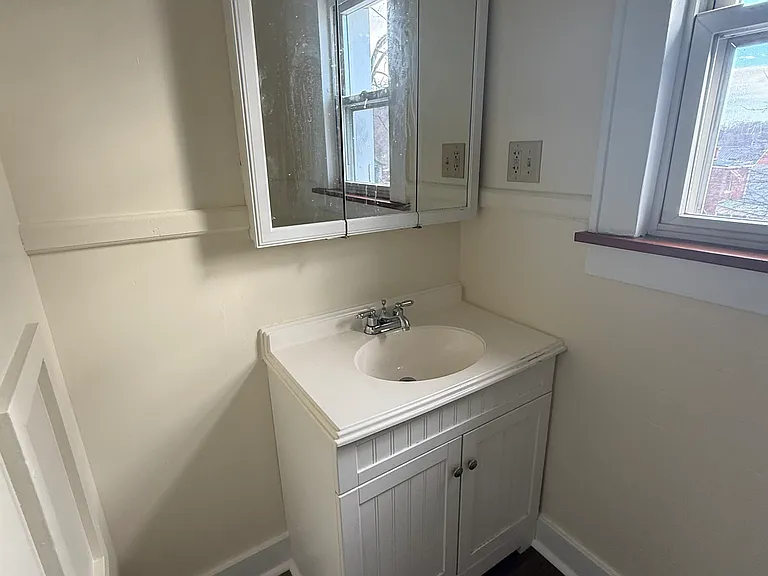 506 Columbia Ave — Photo 5