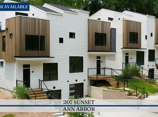 207 Sunset Rd, Ann Arbor, MI 48103