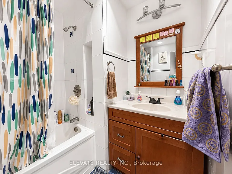 129 Essex St N #1 — Photo 6