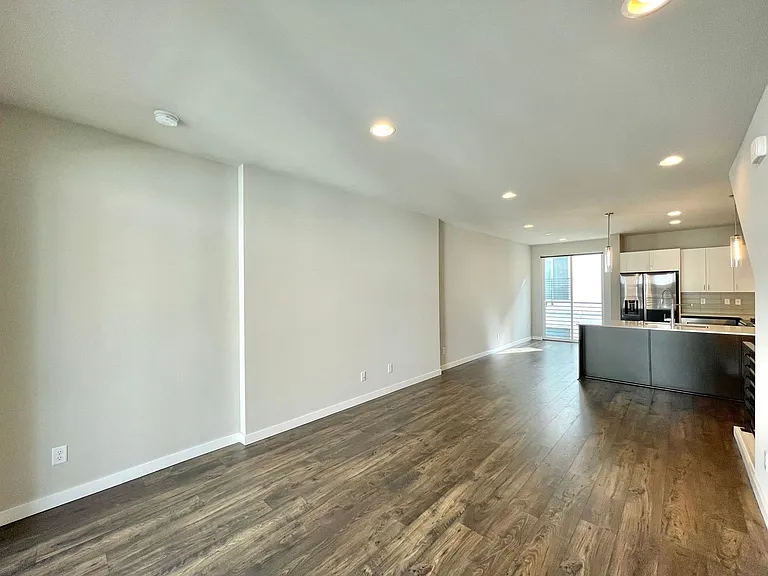 8602 22nd Pl NE — Photo 8