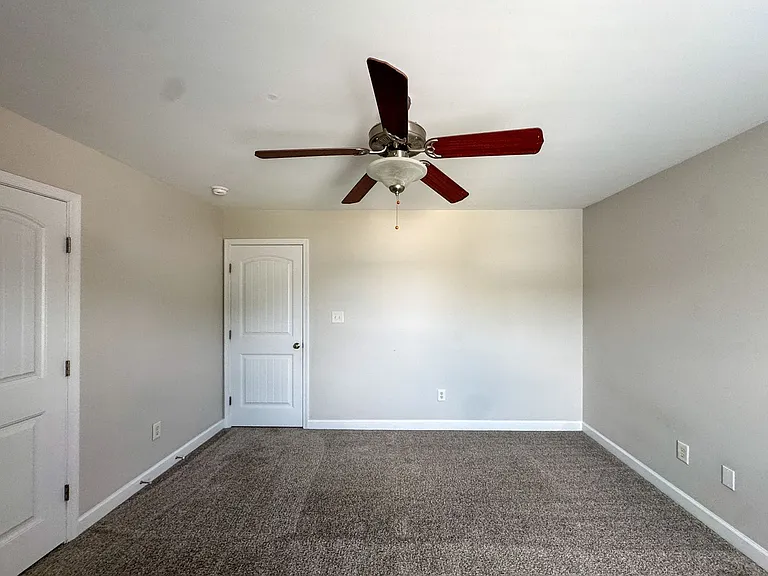 5905 Gentleman Dr — Photo 24