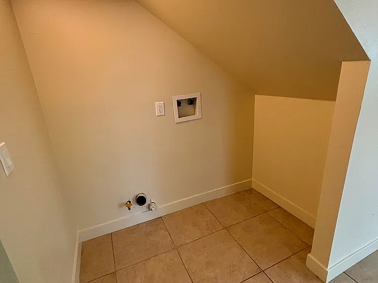 1612 N Soto St — Photo 6