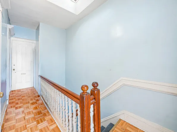 578 Bergen Street image 8 of 30