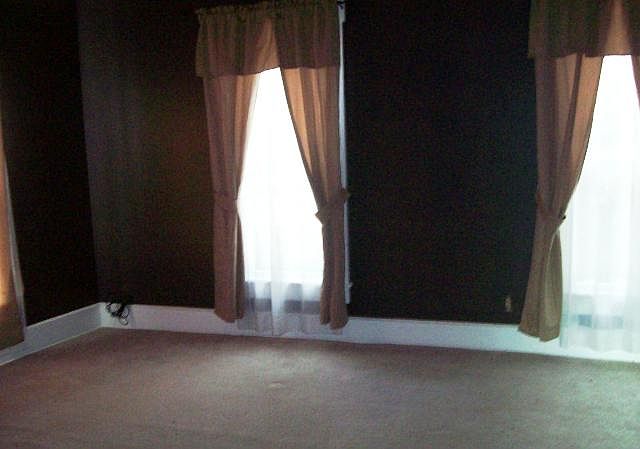 2nd image of 2772 Chestnut Ln
