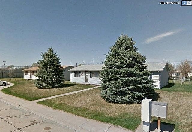 1st image of 2417 W 5th St