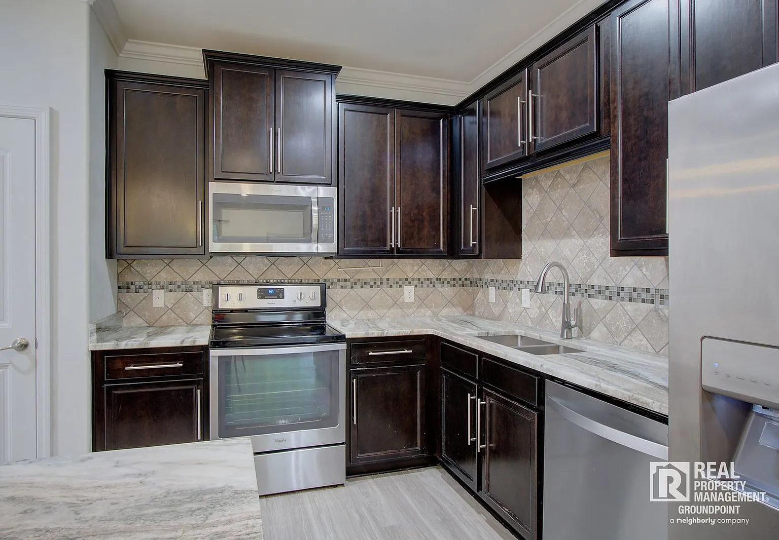 3 bed, 2.5 bath, 1648 sqft, $2,200 — Photo 4