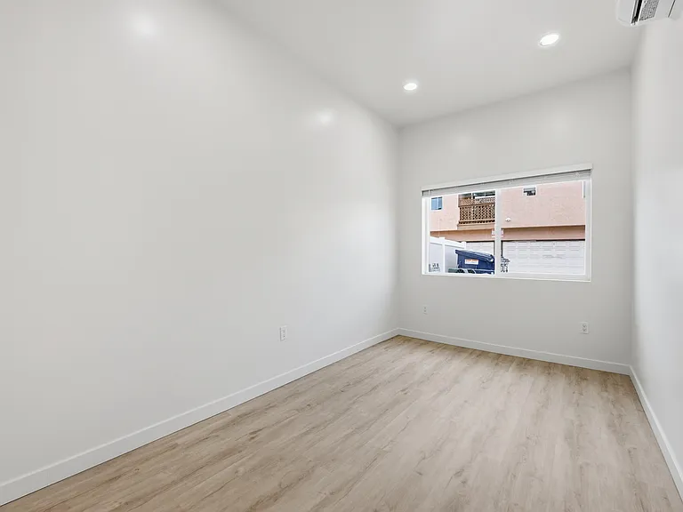 4553 North Ave #2 — Photo 8