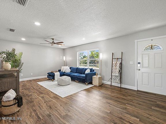 5th image of 765 BAHIA Drive