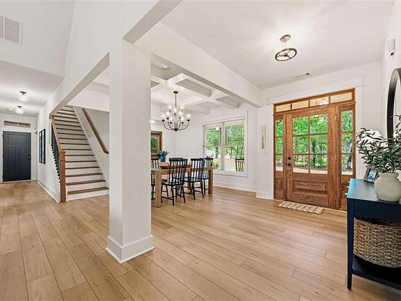 4th image of 14 Stratford Way