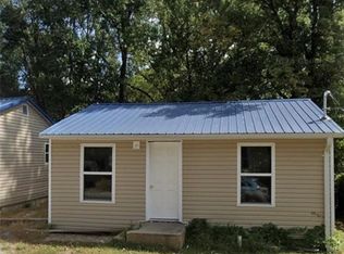 205 & 203 S Hughes St, Windsor, MO 65360