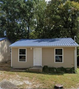 205 & 203 S Hughes St, Windsor, MO, 65360