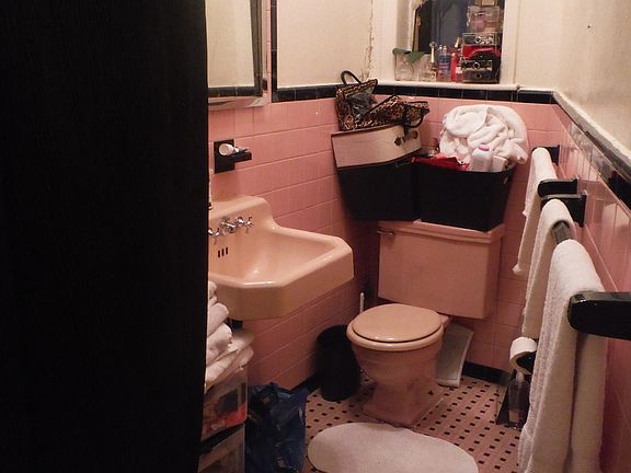 5th image of 179 7th Ave APT 1R