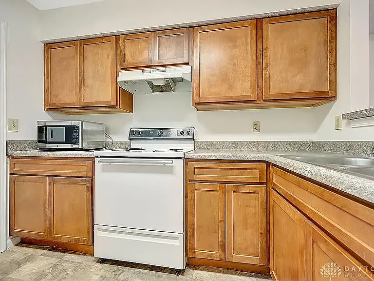 978 Irving Ave #16 — Photo 11