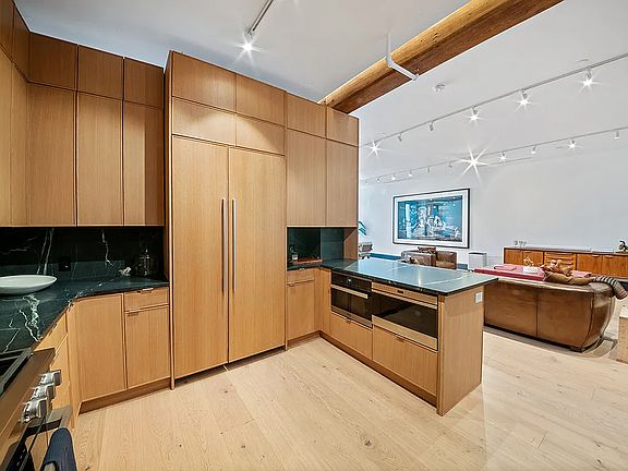 5th image of 351 West Broadway