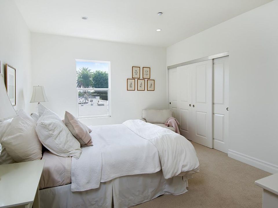 1st image of 1248 N Laurel Ave #3