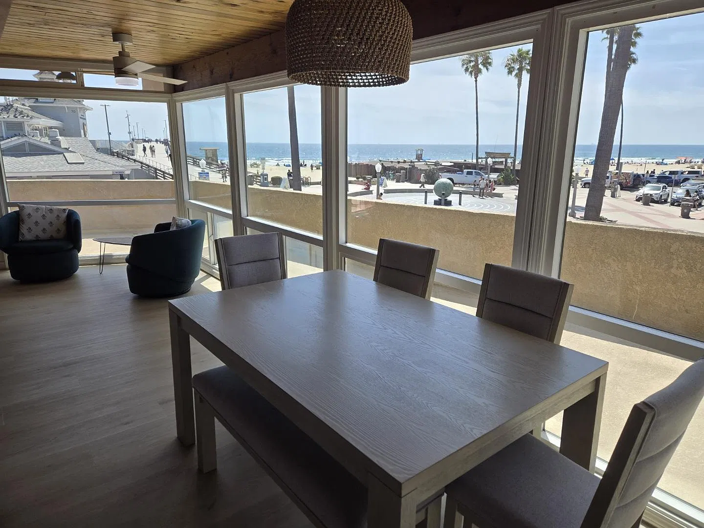 2 bed, 1100 sqft, $5,900 — Photo 4