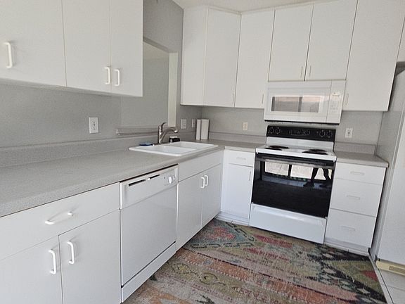 4th image of 1019 Summerlin Falls Ct #1019