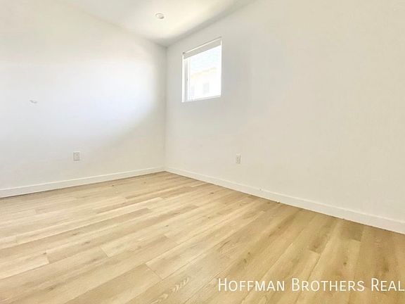 5th image of 233 Rosemont Ave APT 3
