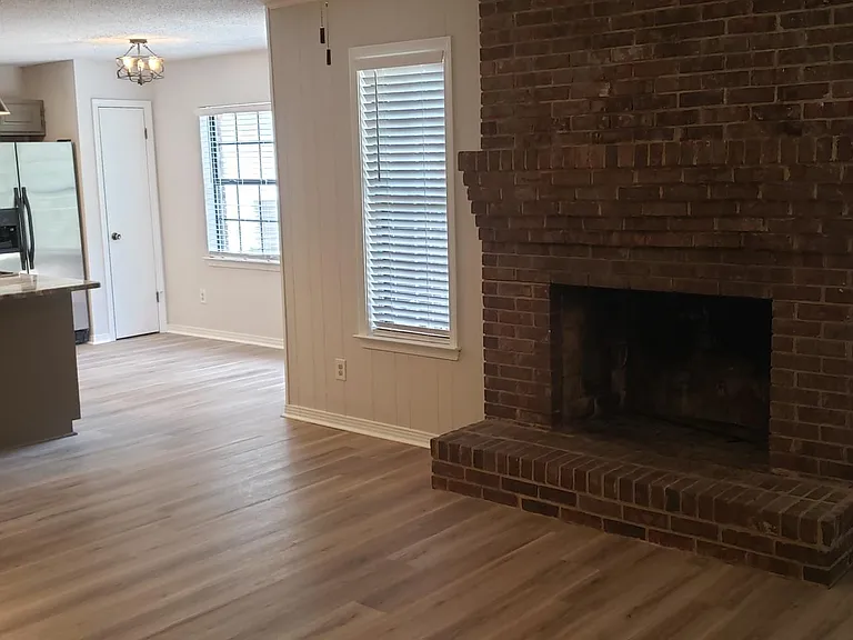 Primrose Dr — Photo 15