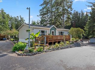 610 Shorepines Pl, Coos Bay, OR 97420
