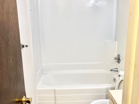 5th image of 2717 W 22nd St #8
