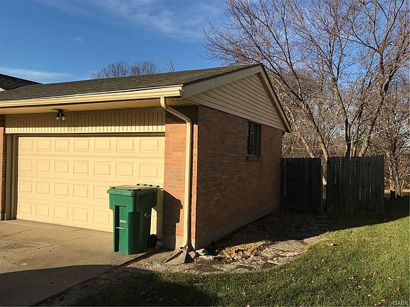 3rd image of 6100 Clematis Dr