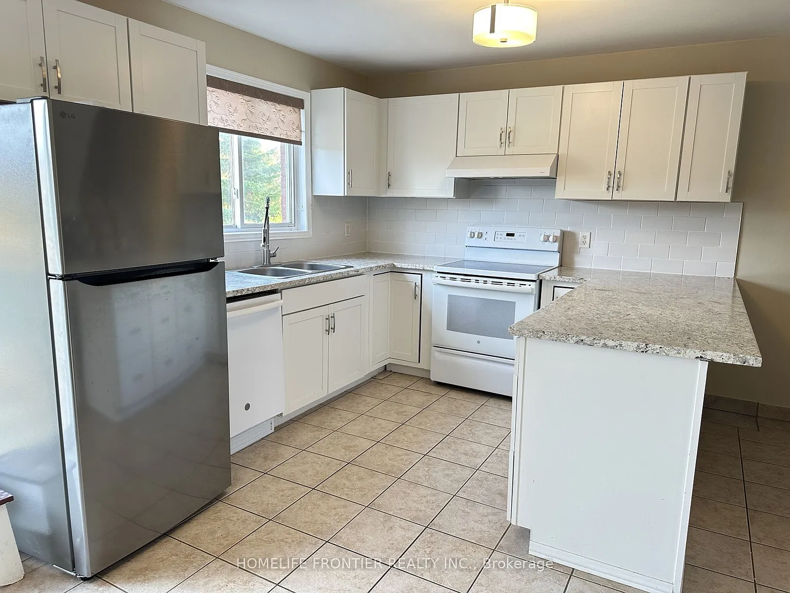 3 bed, $2,200 — Photo 2