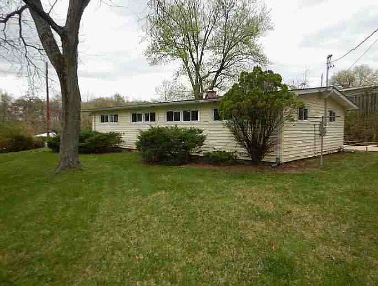 2nd image of 1703 Sunny Ct
