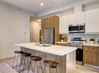 1905 45th St SW #101, Calgary, AB T3E 3S6