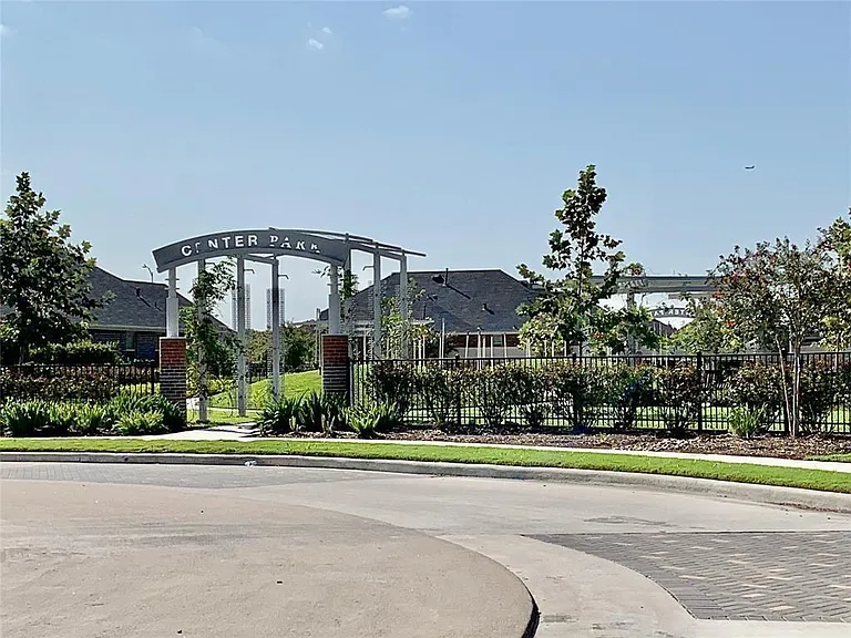 1735 Nichole Woods Dr — Photo 23