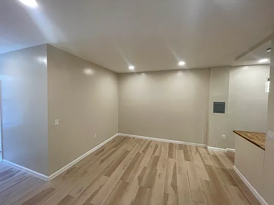 Rented by EXR | media 17