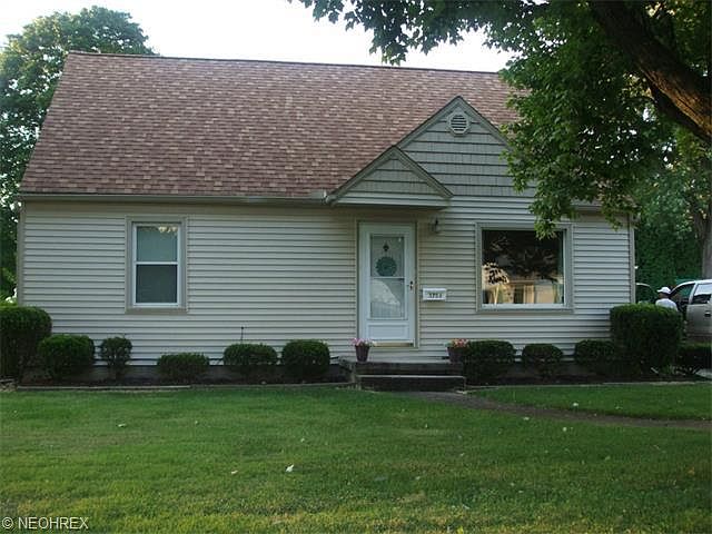 1st image of 3753 Curtis St