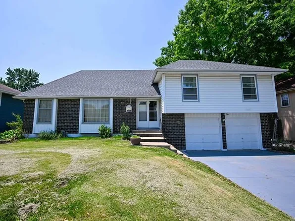 1113 SW 17th St, Blue Springs, MO 64015