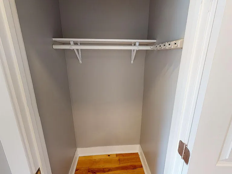 1152 Oates St NE #2 — Photo 4