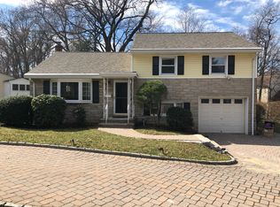 16 Claremont Ave, Livingston, NJ 07039