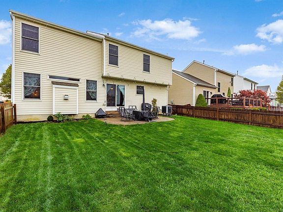 2nd image of 8566 Fernbrook Dr