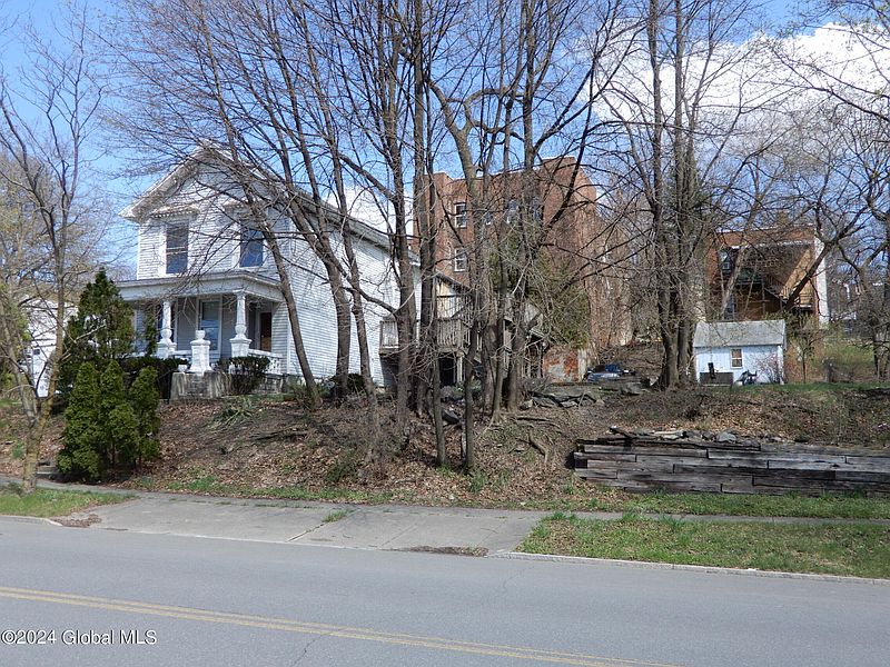3rd image of 238 8th Street