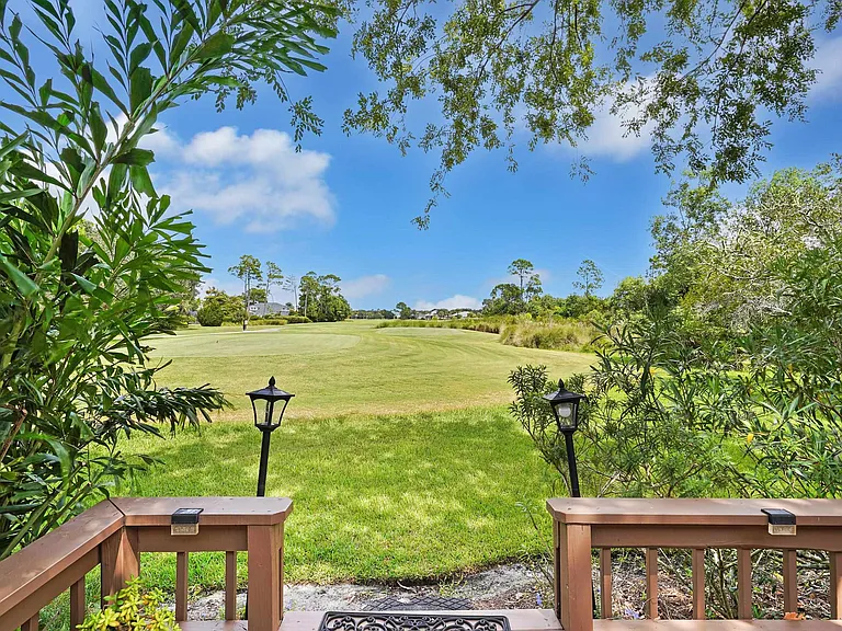 500 Turnberry Ln — Photo 40