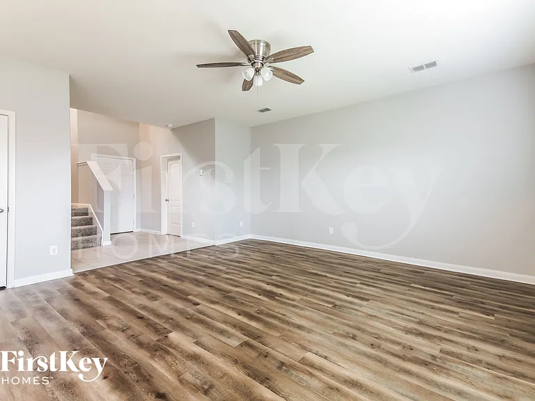 9005 Woodfern Dr — Photo 5