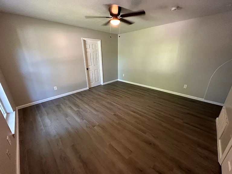 3015 Tucker Dr NW — Photo 4