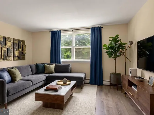 5990 Henry Ave APT 4, Philadelphia, PA 19128
