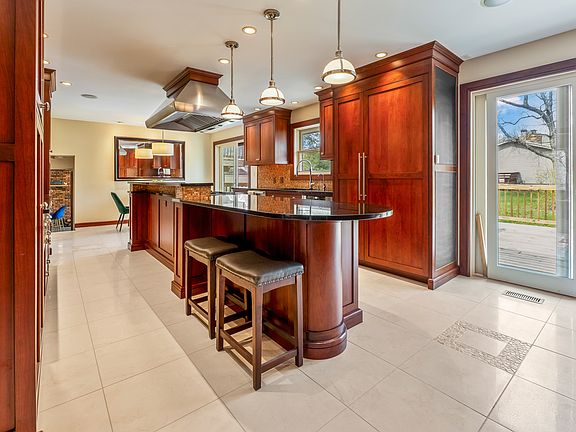 5th image of 15878 Old Orchard Rd