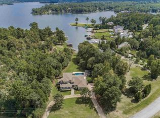 233 Lakecrest Dr NE, Milledgeville, GA 31061