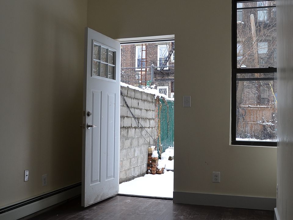 2nd image of 10 Covert St