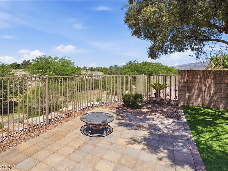8709 Echo Grande Dr — Photo 16