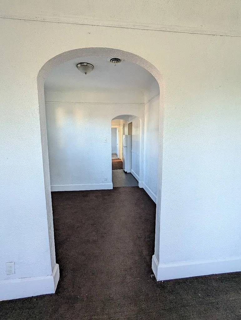 Spacious 3BR Lower Unit in Detroit Near Oakman Blvd — Photo 4