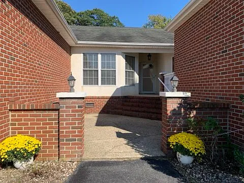 4 bed, 2468 sqft, $2,500 — Photo 3