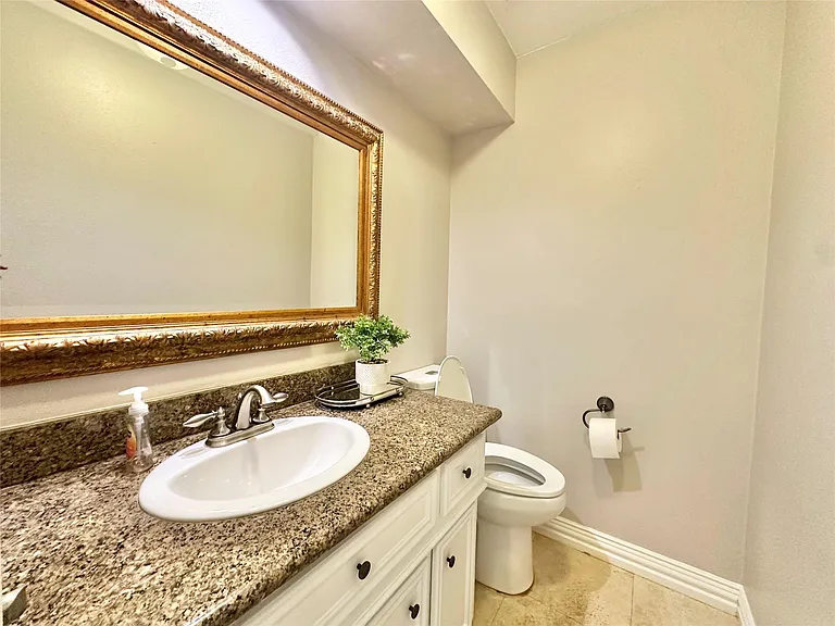 2514 Nantucket Dr #C — Photo 25